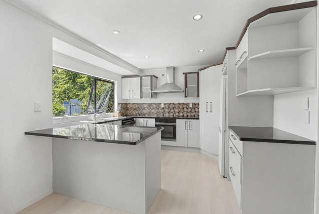 49 Gosford Drive Botany Downs_4