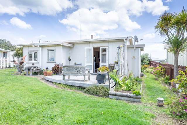 Retro Cool, Baylys Beach Bach