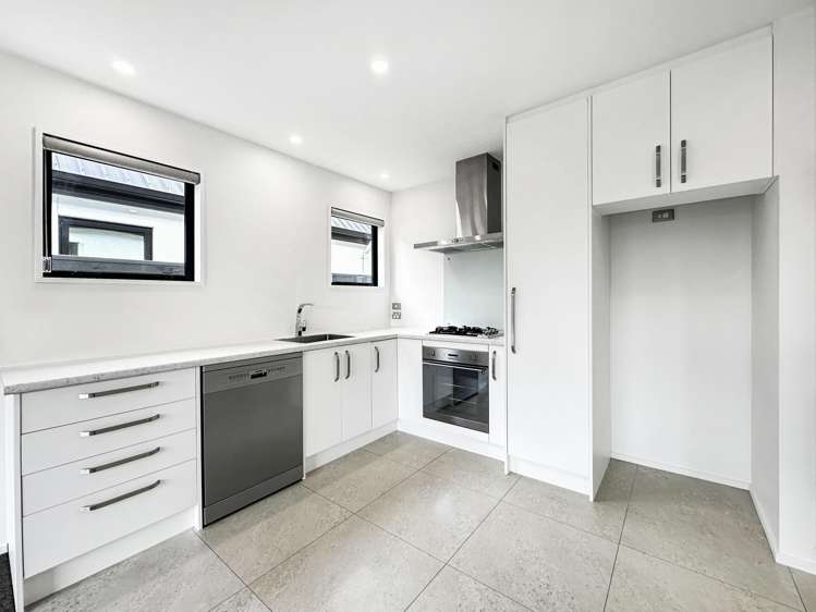 97 Faringdon Boulevard Rolleston_1