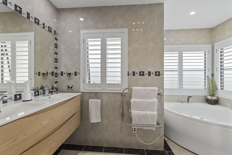 27 Byblos Place The Gardens_12