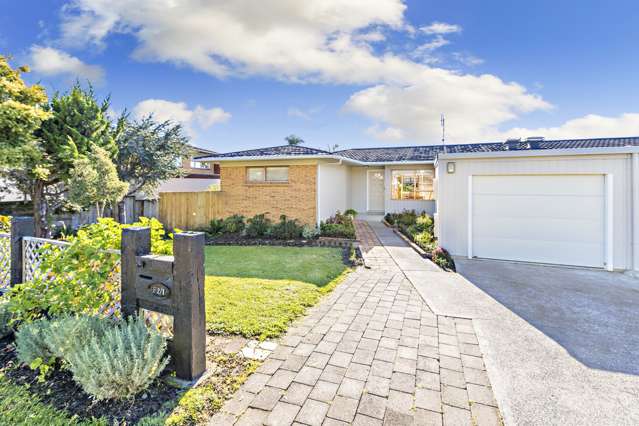 2/1 Prince Regent Drive Half Moon Bay_1