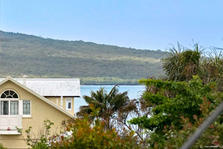 1/18 Merani Street Narrow Neck_3