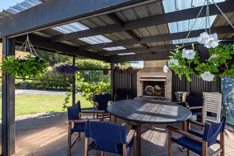 21 Going Road Matarau_30