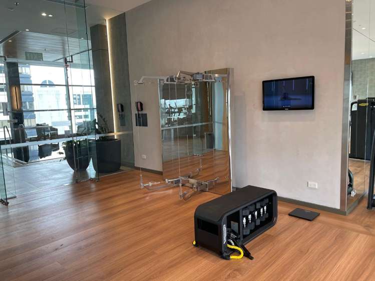 1509/26 Albert Street (inc power, water, internet) 10015_14