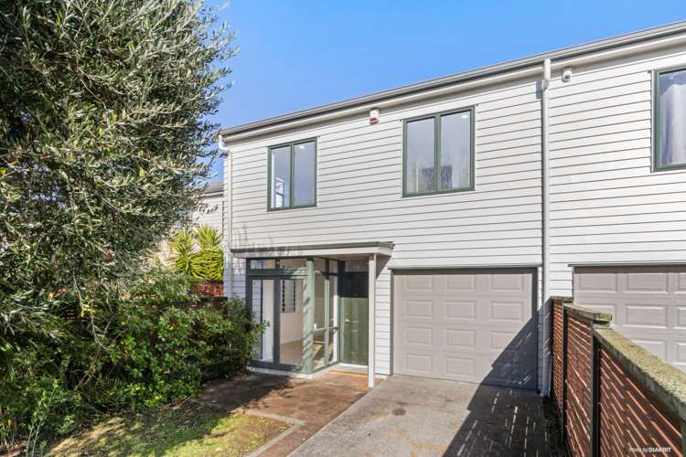 68/1 Ambrico Place New Lynn_13