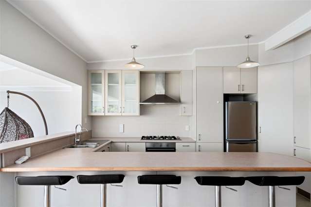 63 Parr Terrace Castor Bay_2