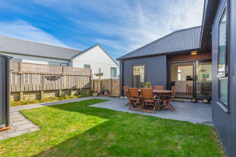 9 Lemonwood Way Woodridge_18