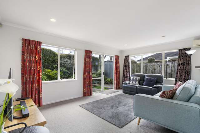 2/42 Rua Road Glen Eden_2