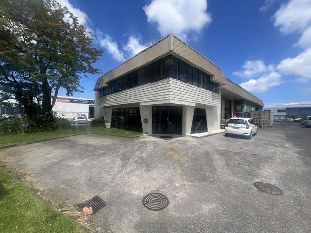 Refurbished industrial unit 289sqm