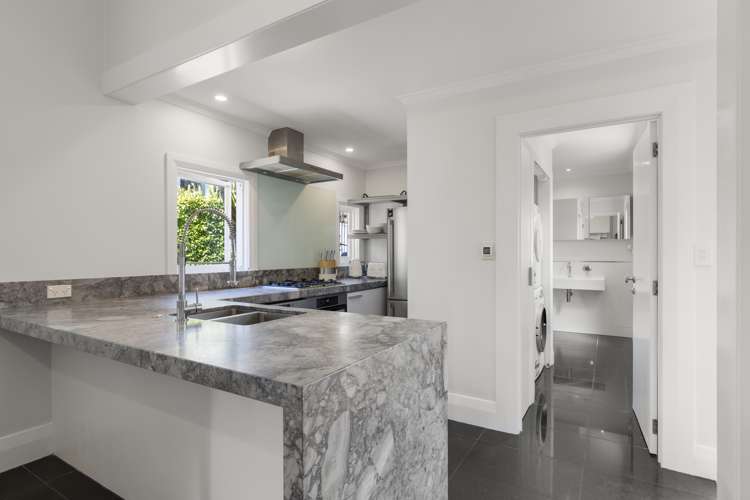 29 Aramoana Avenue Devonport_13