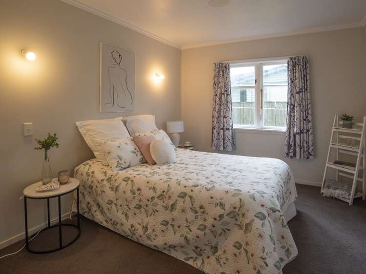 29 Burden Avenue Wainuiomata_10