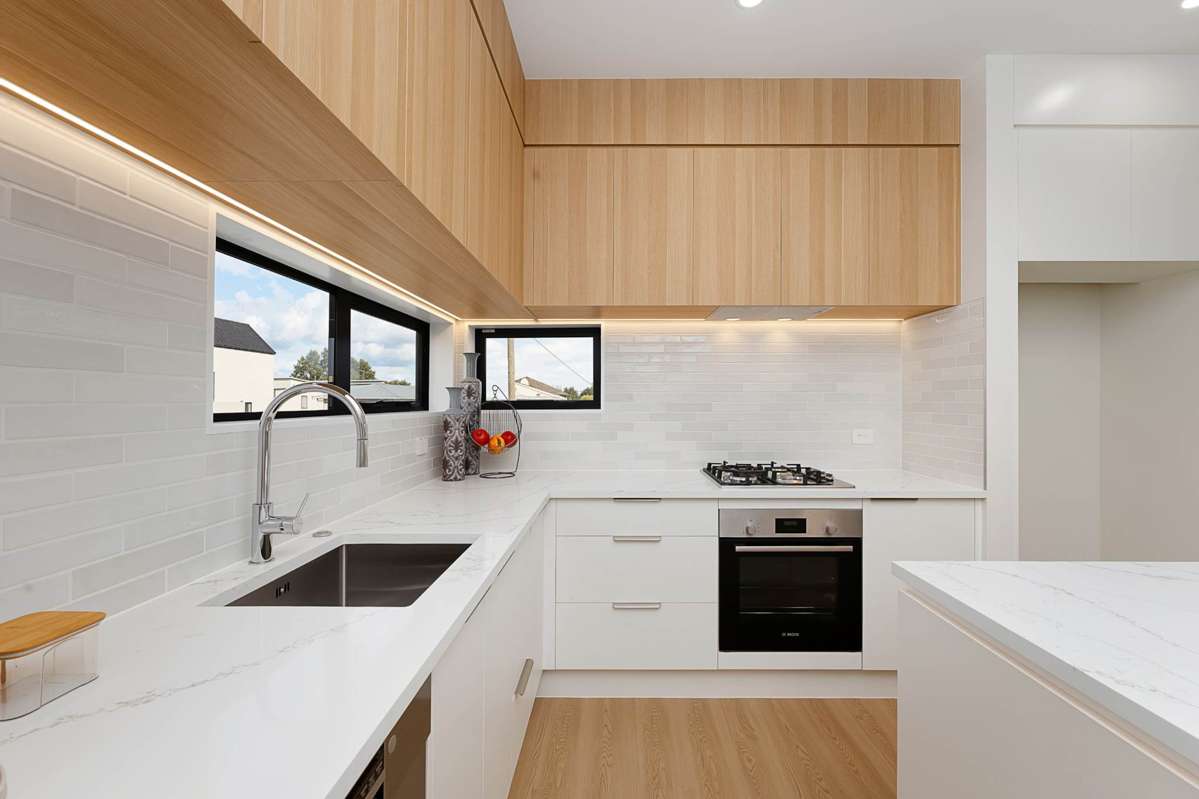 1, 2, 8/14 Woodford Avenue_2