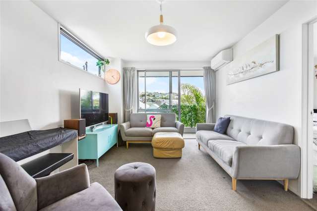 211/17 Link Crescent Stanmore Bay_1