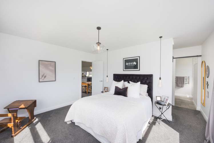51 View Road Halcombe_18