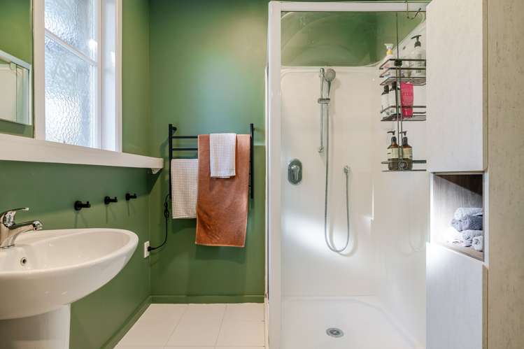 8 Stoke Place Awapuni_12