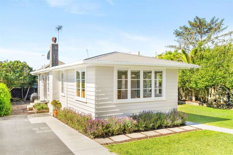 1/10 Neil Avenue Te Atatu Peninsula_19