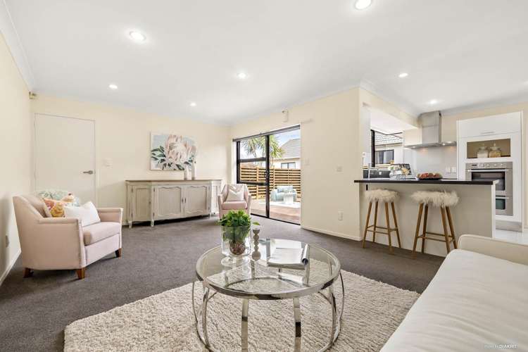 32 Lexington Drive Botany Downs_6