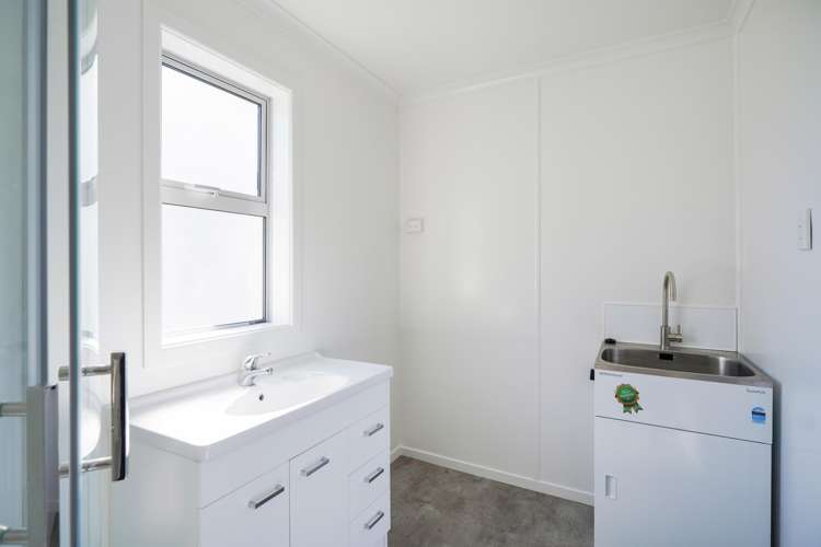 A/25 Milton Street Riverton_10