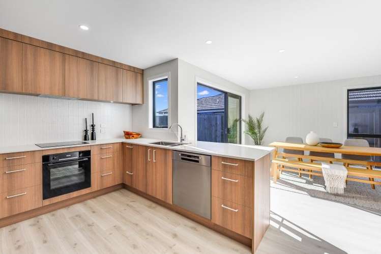 15 Tiroake Street_5