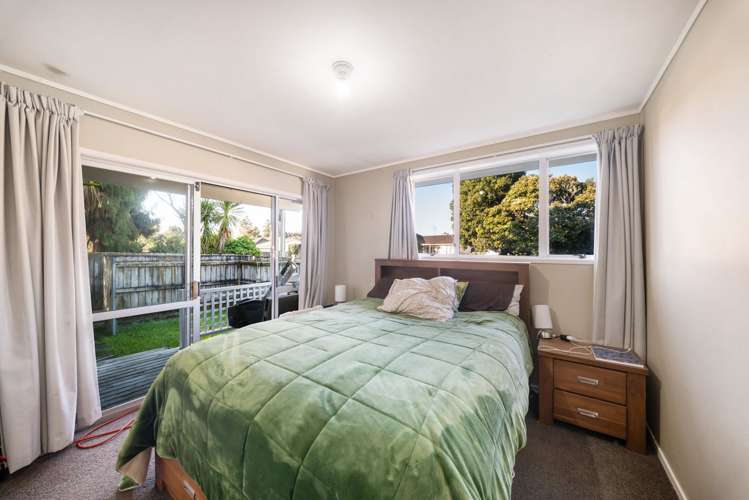 42 Cobham Crescent Kelston_9