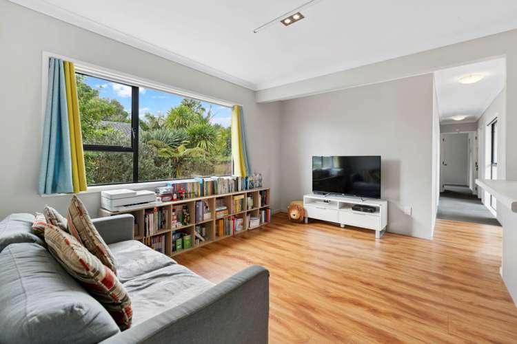 10 Photinia Place Botany Downs_8