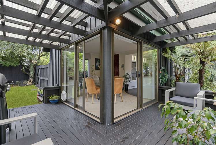 3 Saddleback Rise Murrays Bay_8