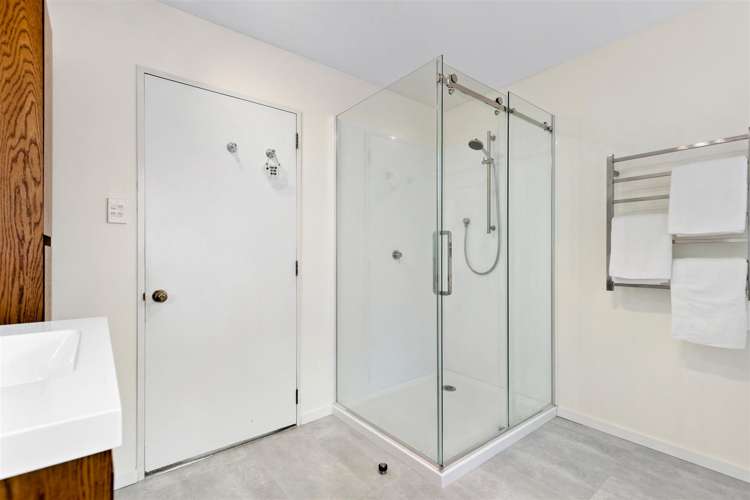 1 Pine Lane Fernhill/Sunshine Bay_13