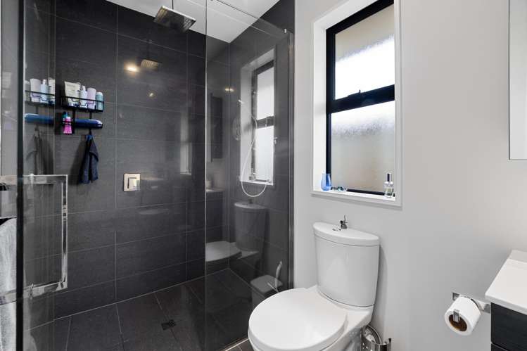 6 Trent Place Lake Hood_15