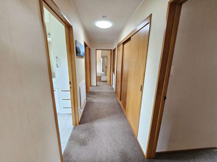 8 Keith Road Paroa_10