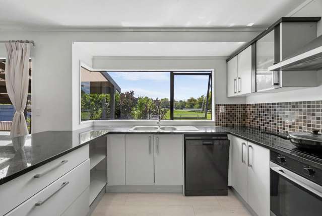 49 Gosford Drive Botany Downs_3