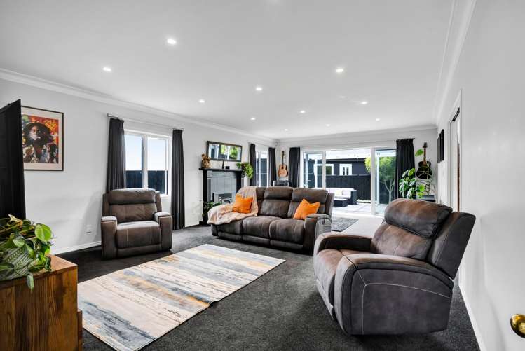 20 Maple Crescent Whalers Gate_11