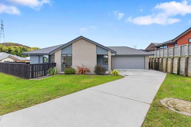 Brick, Views & Ready to Move In!
