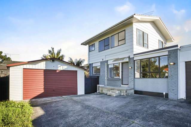 Best Value 4-Bedroom Beside Walkway!