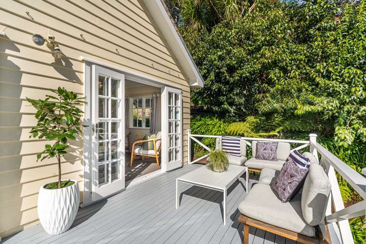 32 Aeroview Drive Beach Haven_1