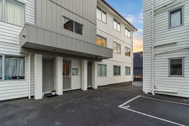 Cheapest 4brm! Modern 4BR Apartment in St. Johns