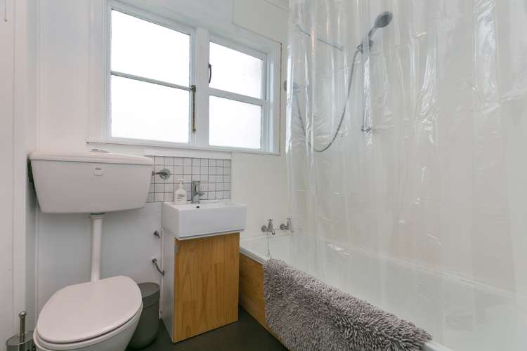 3 Bowes Crescent Strathmore Park_9