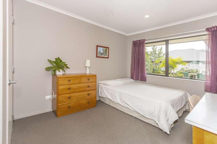 261 Southfield Drive Lincoln_10