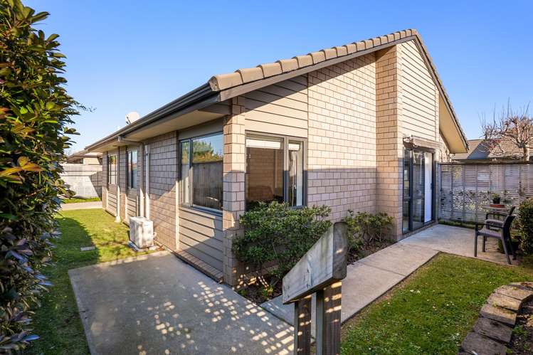 38 Royalle Mews Botany Downs_14