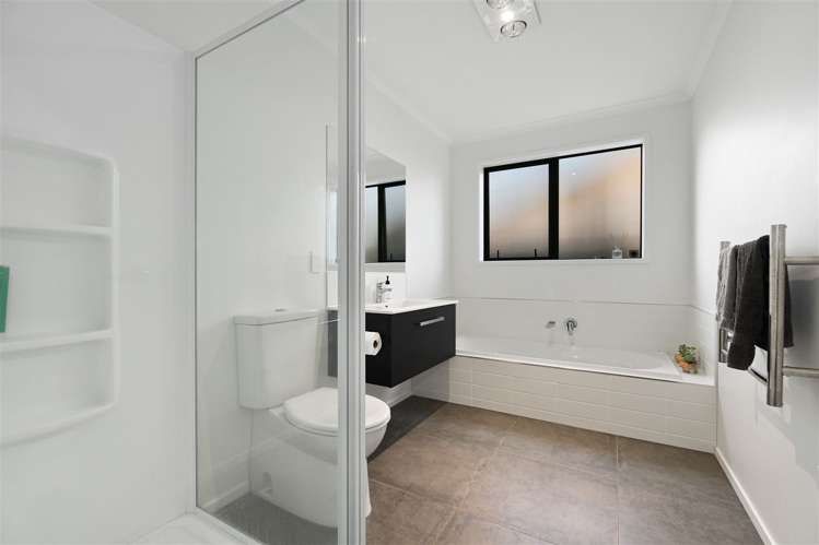8 Probert Crescent Chartwell_17