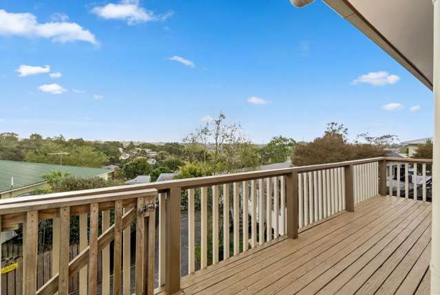 1/40 Lilburn Crescent Massey_2