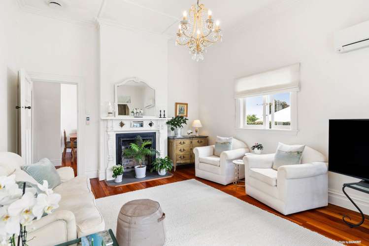 68 Sandspit Road Waiuku_1