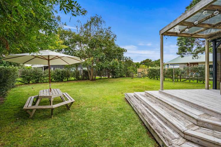 8 Ringer Avenue Matapouri_16