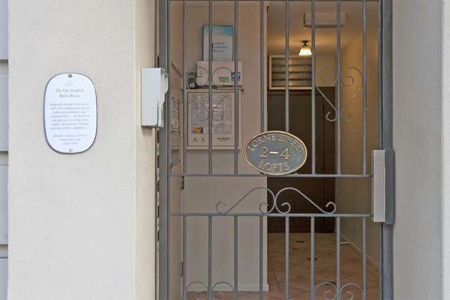 2F/4 Lorne Street City Centre_1