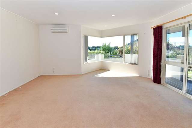 8 Jean Place Stanmore Bay_3