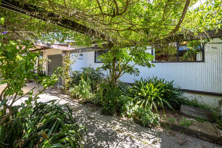 18 Esslin Road Surfdale_13