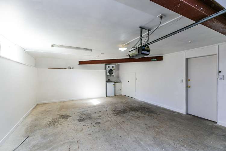 69 Woodhouse Avenue Karori_13