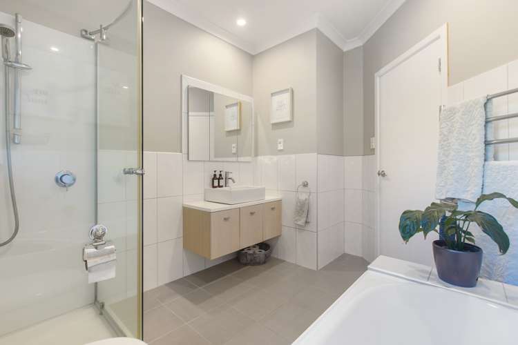 103 Beach Road Mellons Bay_12