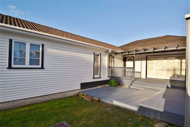 44 Fruitvale Road New Lynn_16