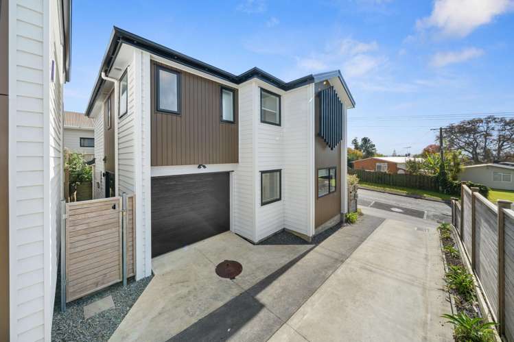 1B Valron Road Te Atatu South_16