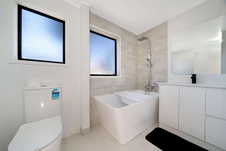 2/46A Captain Scott Road Glen Eden_15